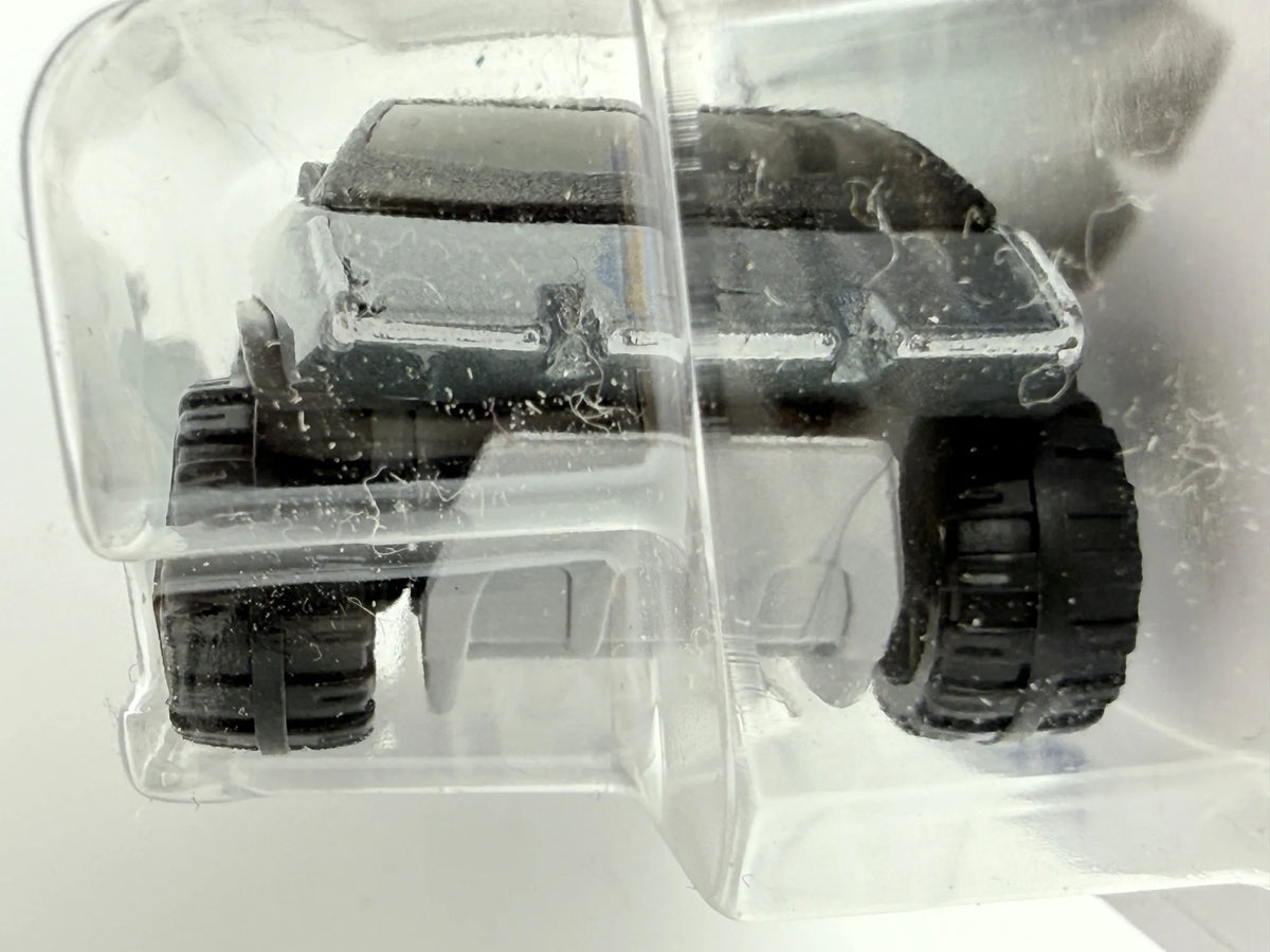 POLESTAR TRX Hot Wheels 2025 Srebrny 1:64 – zdjęcie 3