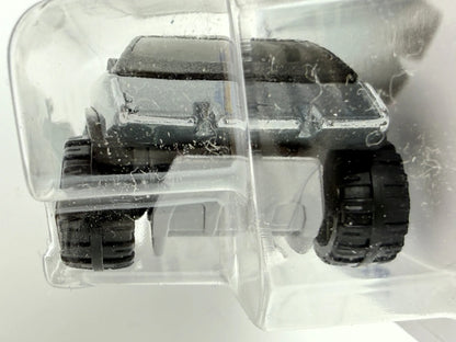 POLESTAR TRX Hot Wheels 2025 Srebrny 1:64 – zdjęcie 3
