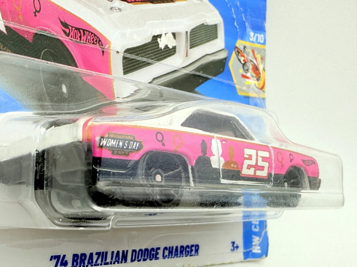 DODGE CHARGER Hot Wheels 2025 Biało-Różowa 1:64 – zdjęcie 3