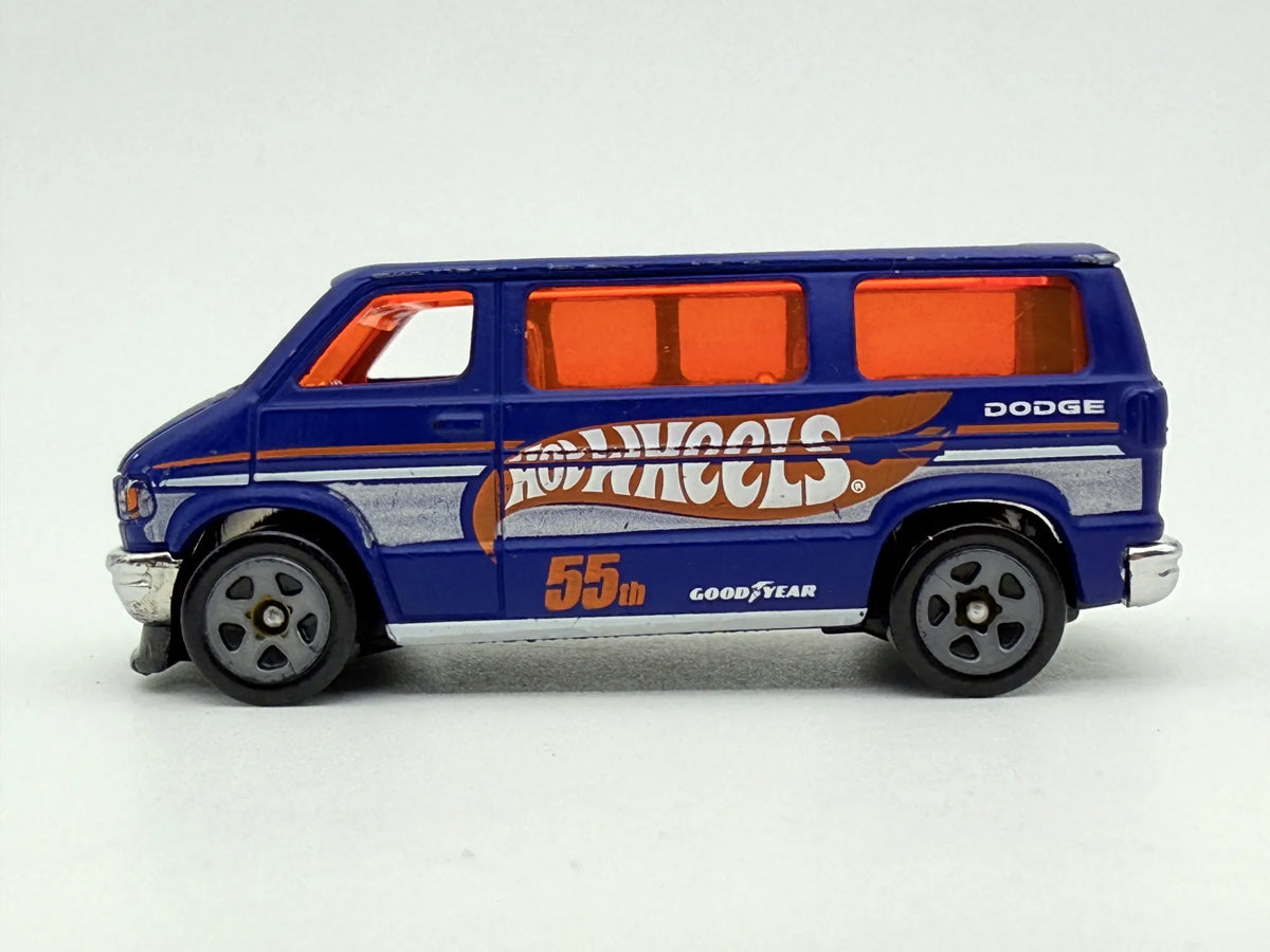 Dodge Van, Hot Wheels, die cast resoraki, 1:64 – zdjęcie 3