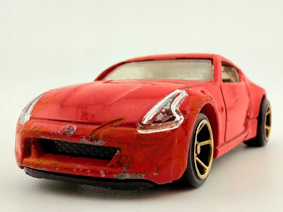 Nissan 370Z Hot Wheels Czerwony 1:64 – zdjęcie 3