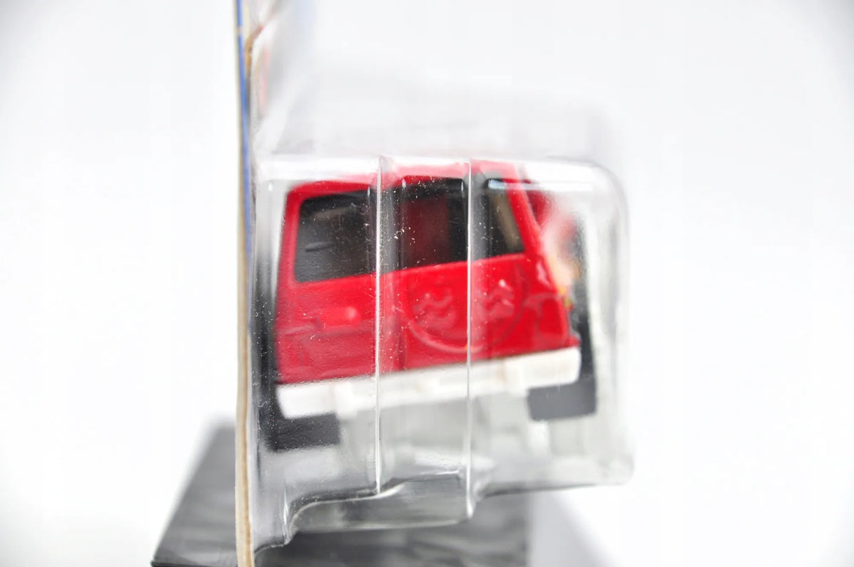 NISSAN PATROL CUSTOM Hot Wheels 2024 Czerwony 1:64 – zdjęcie 3