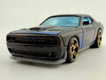 Dodge Challenger Srt8 Hot Wheels Czarny 1:64 – zdjęcie 3
