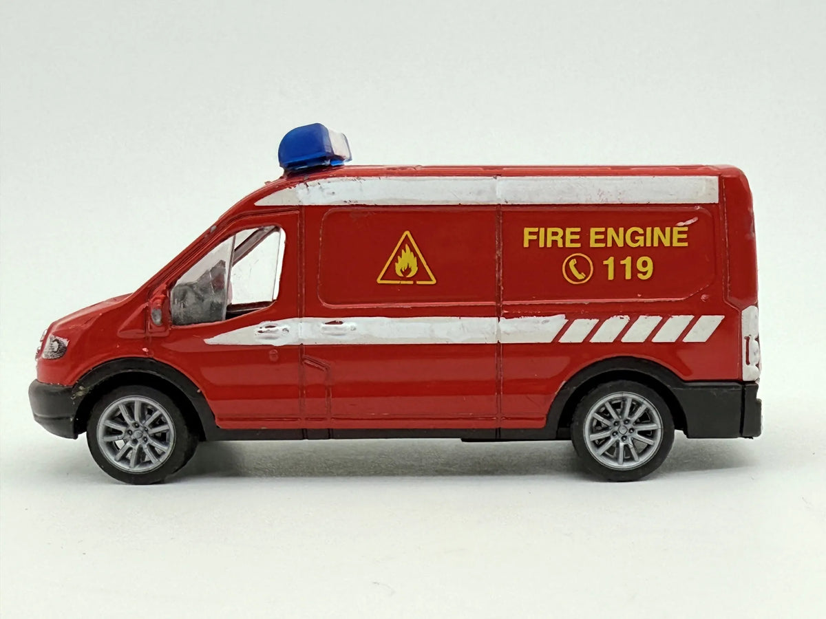 Jak Ford Transit Straż pożarna Czerwony 1:43 – zdjęcie 3