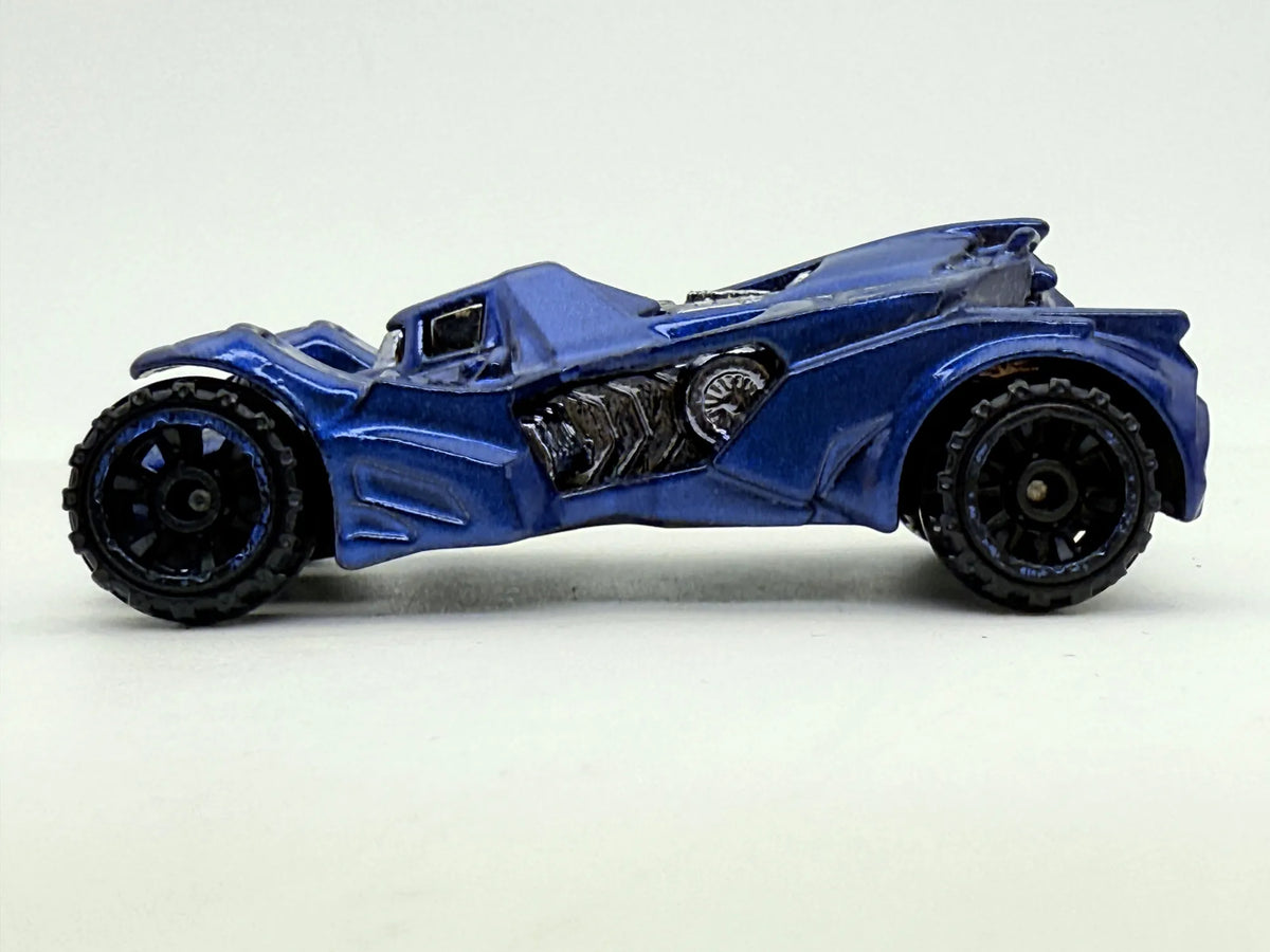 Batmobile Hot Wheels Niebieski 1:64 – zdjęcie 3