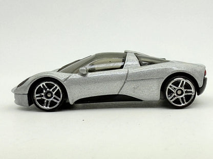 GMA T.33 Hot Wheels 2024 Srebrny 1:64 – zdjęcie 3