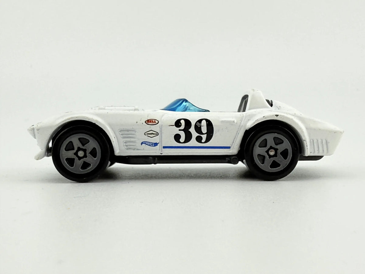 CORVETTE Grand Sport Roadster, Hot Wheels 2018, Die cast FYC55, Biały, 1:64 – zdjęcie 3