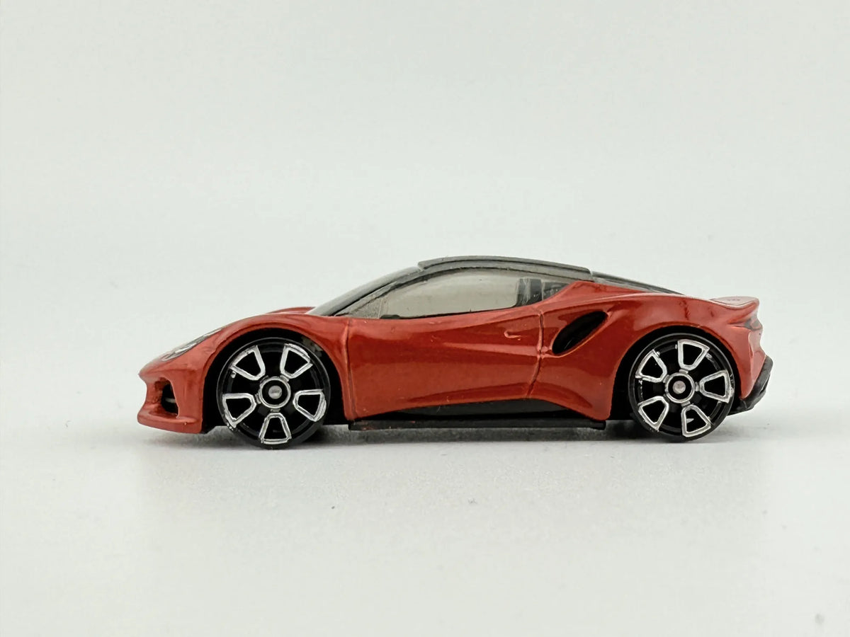 LOTUS EMIRA, Hot Wheels 2022, Die cast HCTOO, Czerwony, 1:64, Resoraki – zdjęcie 3