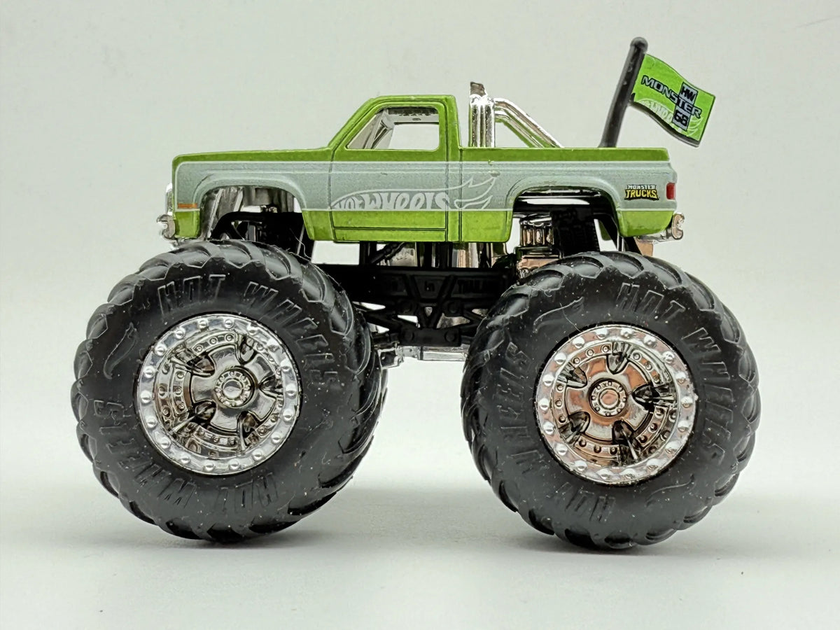 MONSTER TRUCK Chevrolecie Silverado 1983, Hot Wheels, Die cast MT, 1:64 – zdjęcie 3