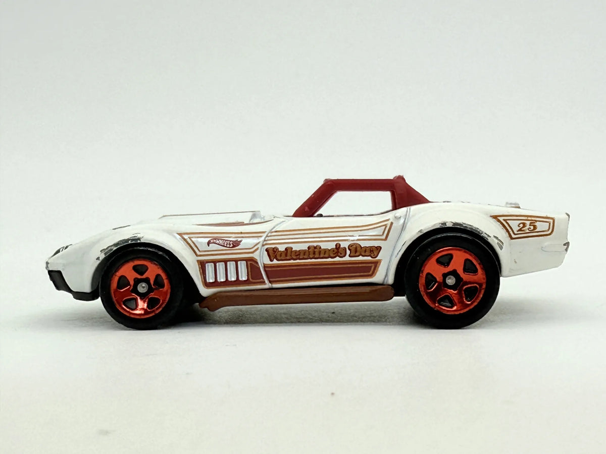 69 Corvette Racer Hot Wheels Biała 1:64 – zdjęcie 3