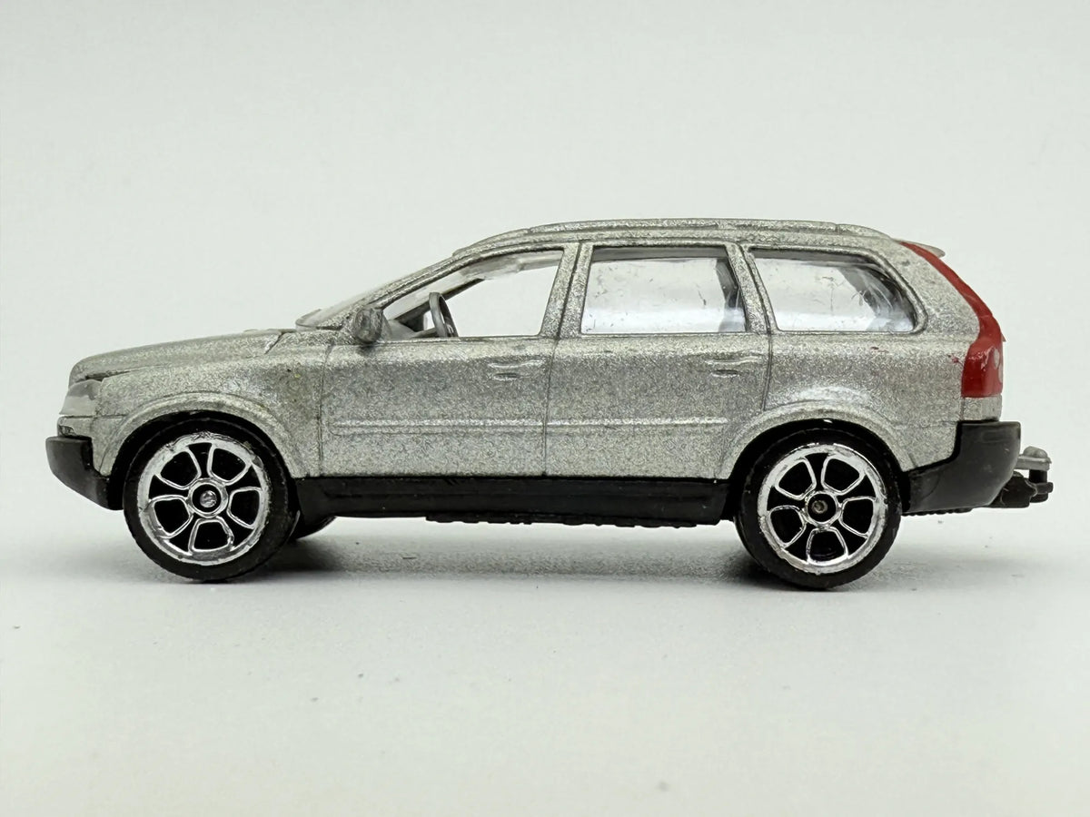 Volvo XC90, SUV srebrny, Majorette Premium, Resoraki, die cast, 1:64 – zdjęcie 3