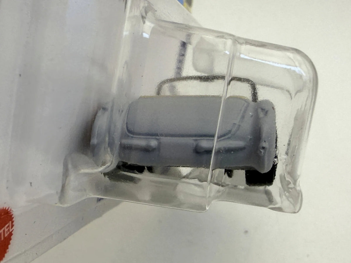 1956 Corvette HW Screen Time Hot Wheels 2021 Srebrny 1:64 – zdjęcie 3