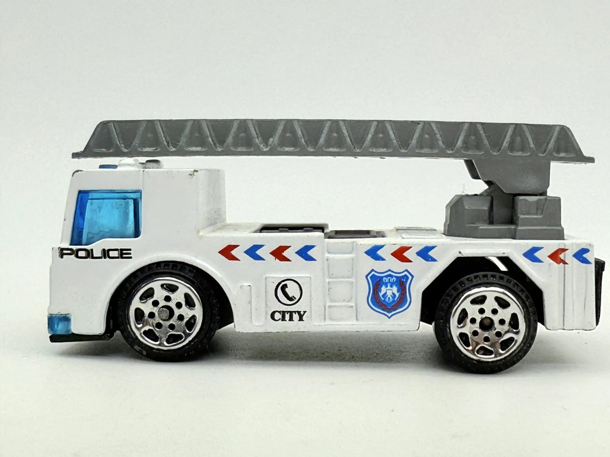 Wóz Drabinowy Police, Policja, Straż pożarna, Die cast Resoraki, Biały 1:64 – zdjęcie 3