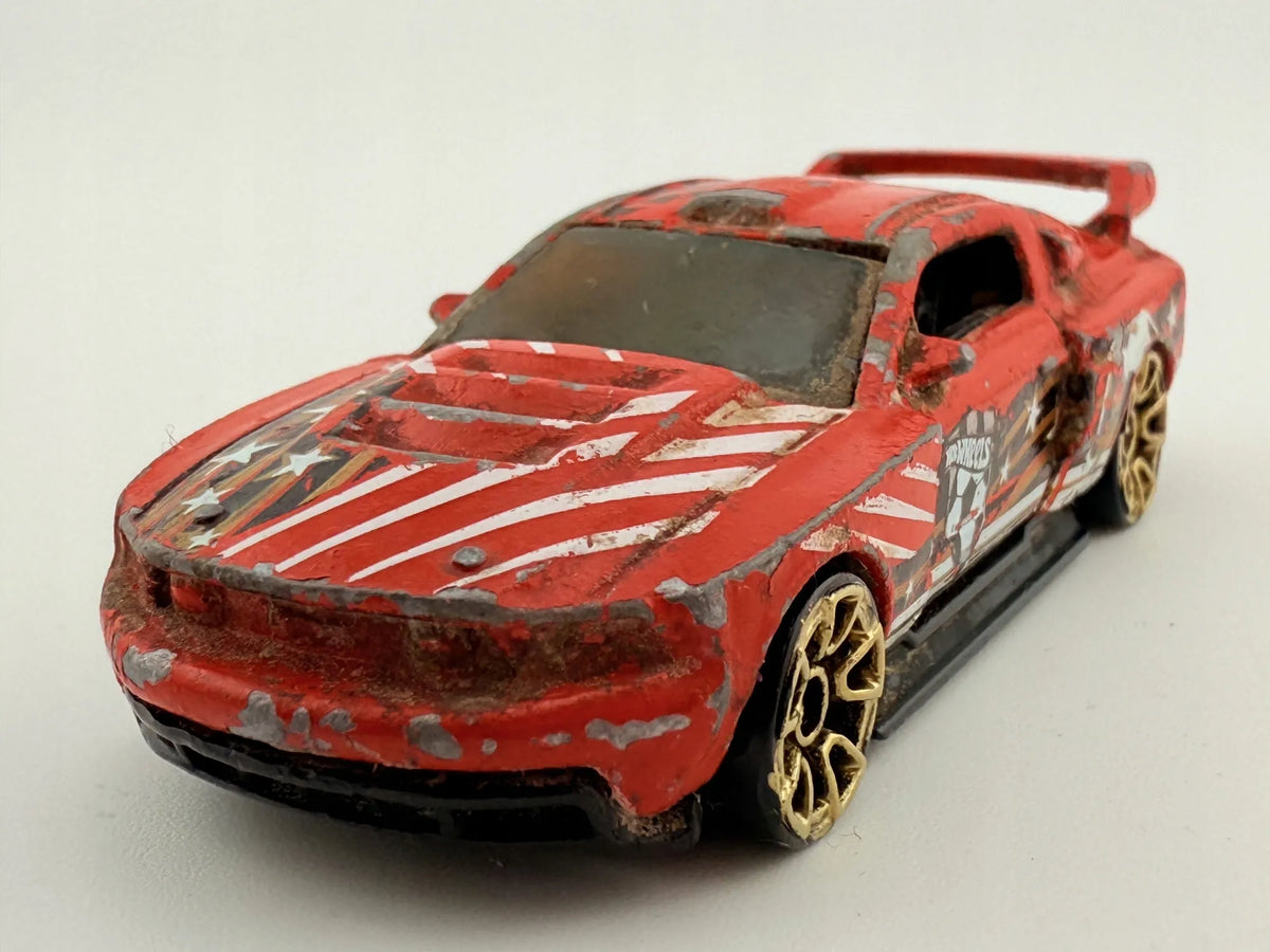 Custom 12 Ford Mustang Hot Wheels 2011 Czerwony 1:64 – zdjęcie 3