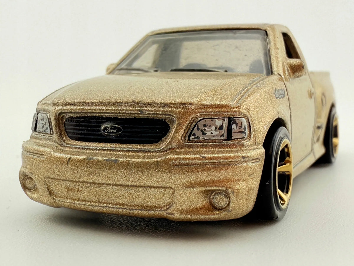 F-150 Svt Lightning Hot Wheels 2020 Złoty 1:64 – zdjęcie 3