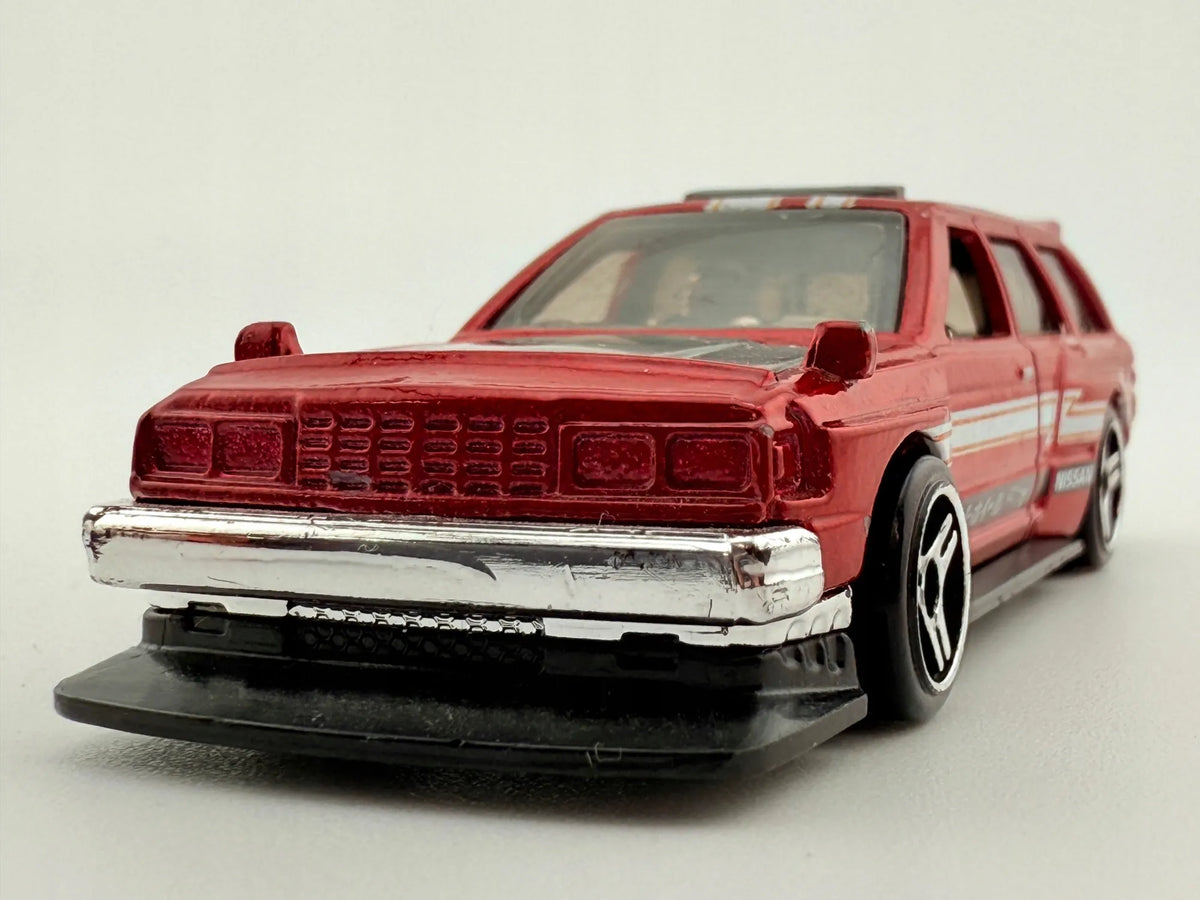 Nissan Maxima Drift Car Hot Wheels 2021 Czerwony 1:64 – zdjęcie 3