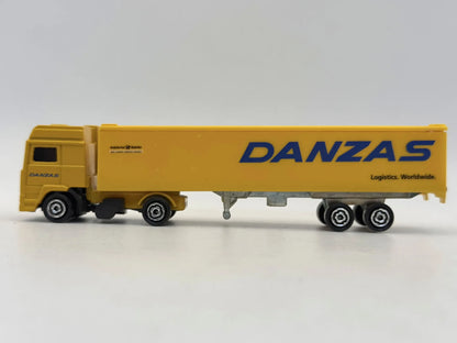 VOLVO TRUCK, DANZAS, Majorette, Die cast, Żółty, 1:64, Resoraki – zdjęcie 3