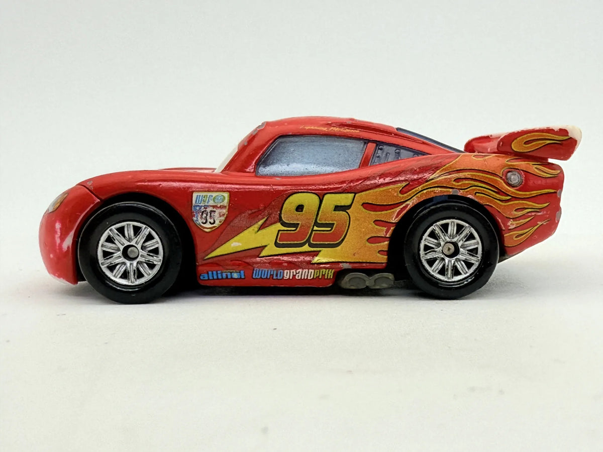 Zygzak Lightining Mcqueen Disney Czerwony 1:64 – zdjęcie 3