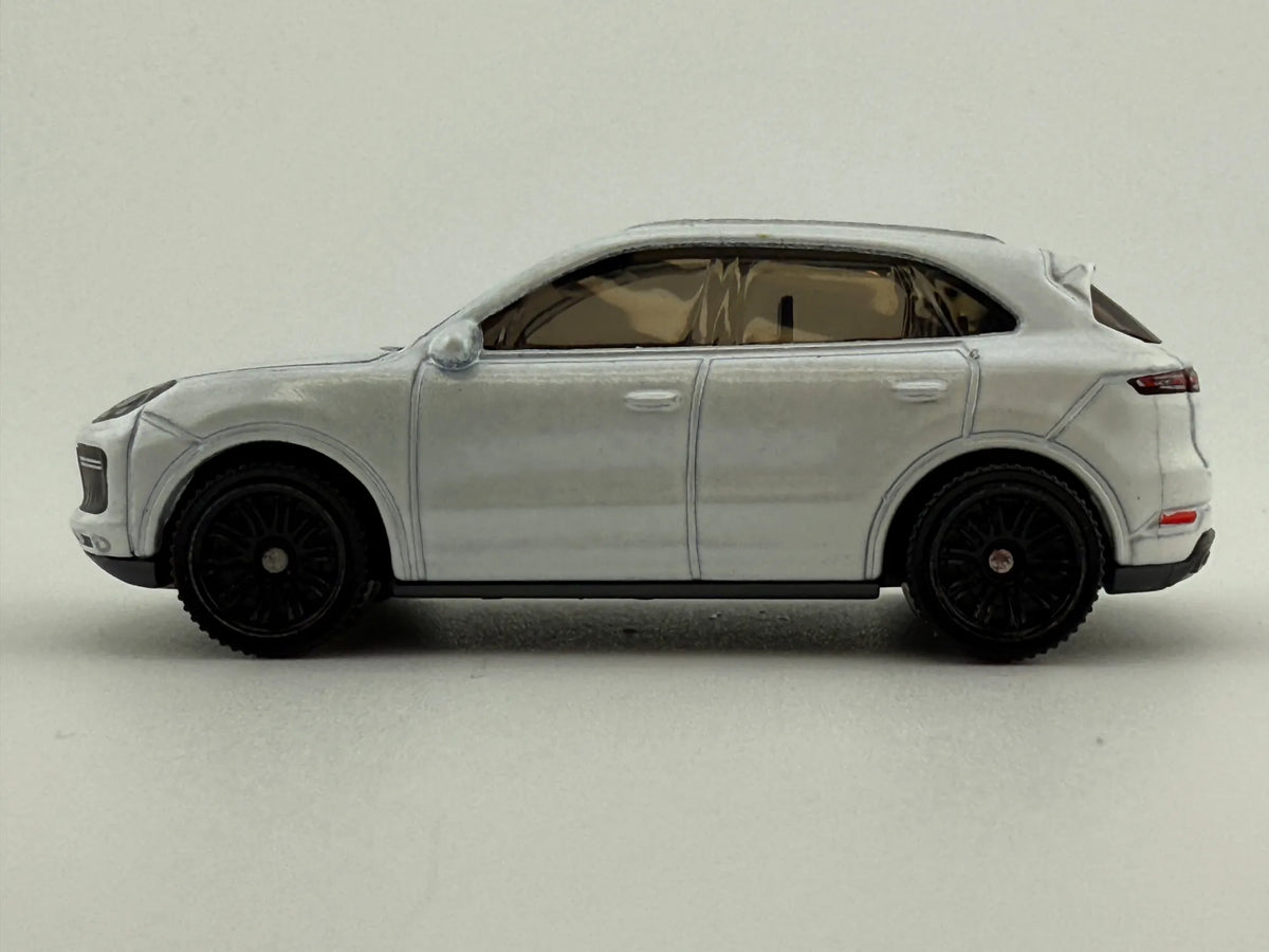 Porsche Cayenne Turbo Mainline Matchbox 2021 Biały 1:64 – zdjęcie 3