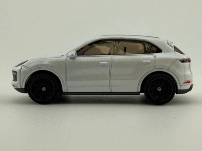 Porsche Cayenne Turbo Mainline Matchbox 2021 Biały 1:64 – zdjęcie 3