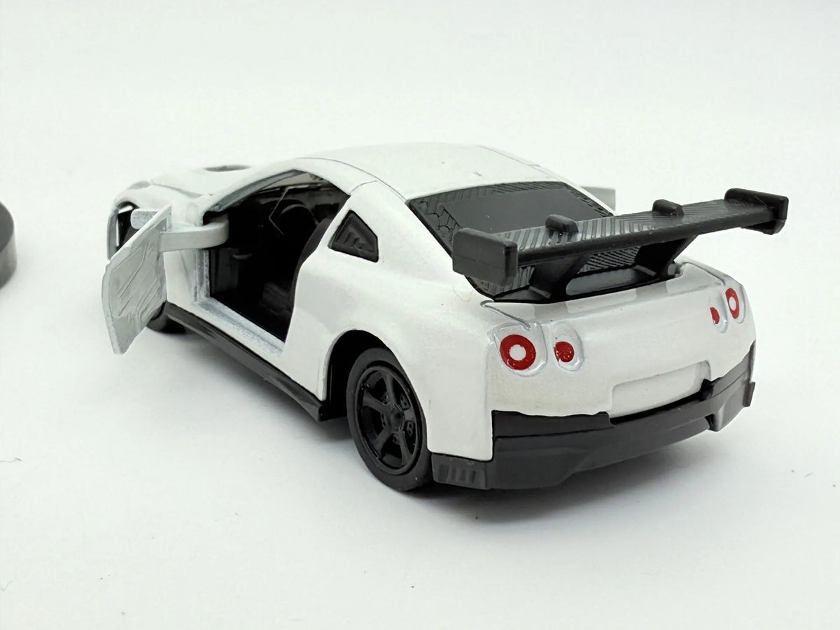Nissan Gt-R Biały 1:64 + Stojak (Ekspozytor) na Model – zdjęcie 3