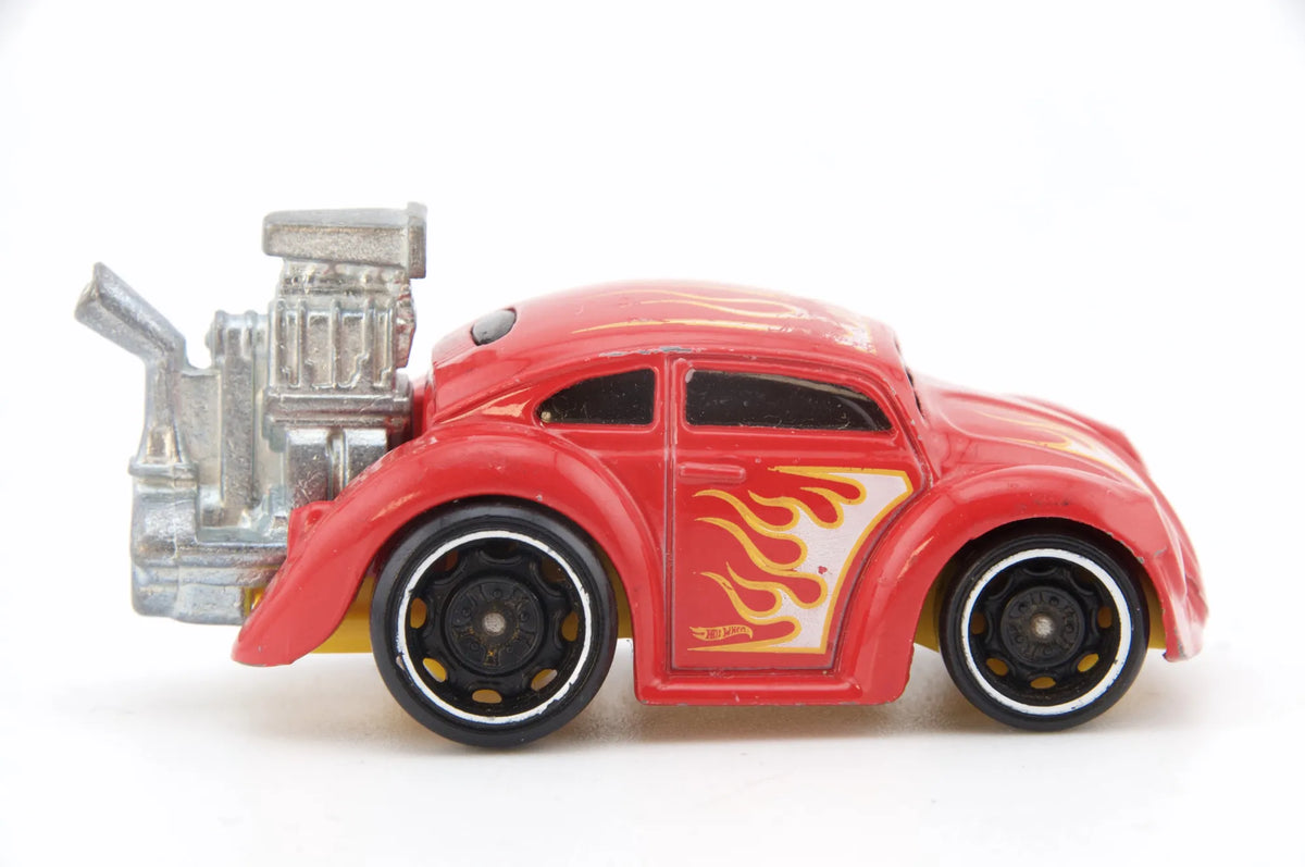 Volkswagen Beetle Hot Wheels Czerwony 1:64 – zdjęcie 3