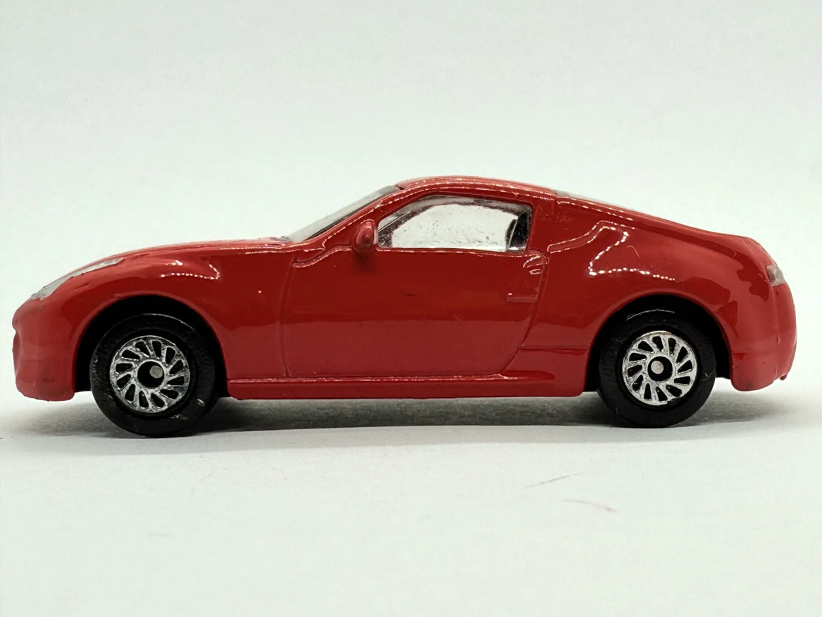 Nissan 350Z Czerwony 1:64 – zdjęcie 3