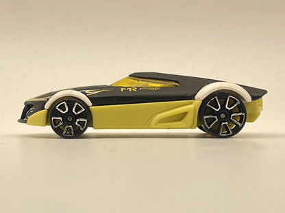 MR11 - Marco Reusa, Futbol Hot Wheels, Die cast BDD12, Czarno-Żółty, 1:64 – zdjęcie 3