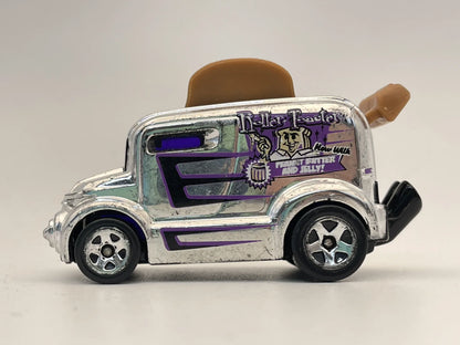 Roller Toaster, Hot Wheels 2016, Resoraki, Die cast, Srebrny chrom, 1:64 – zdjęcie 3