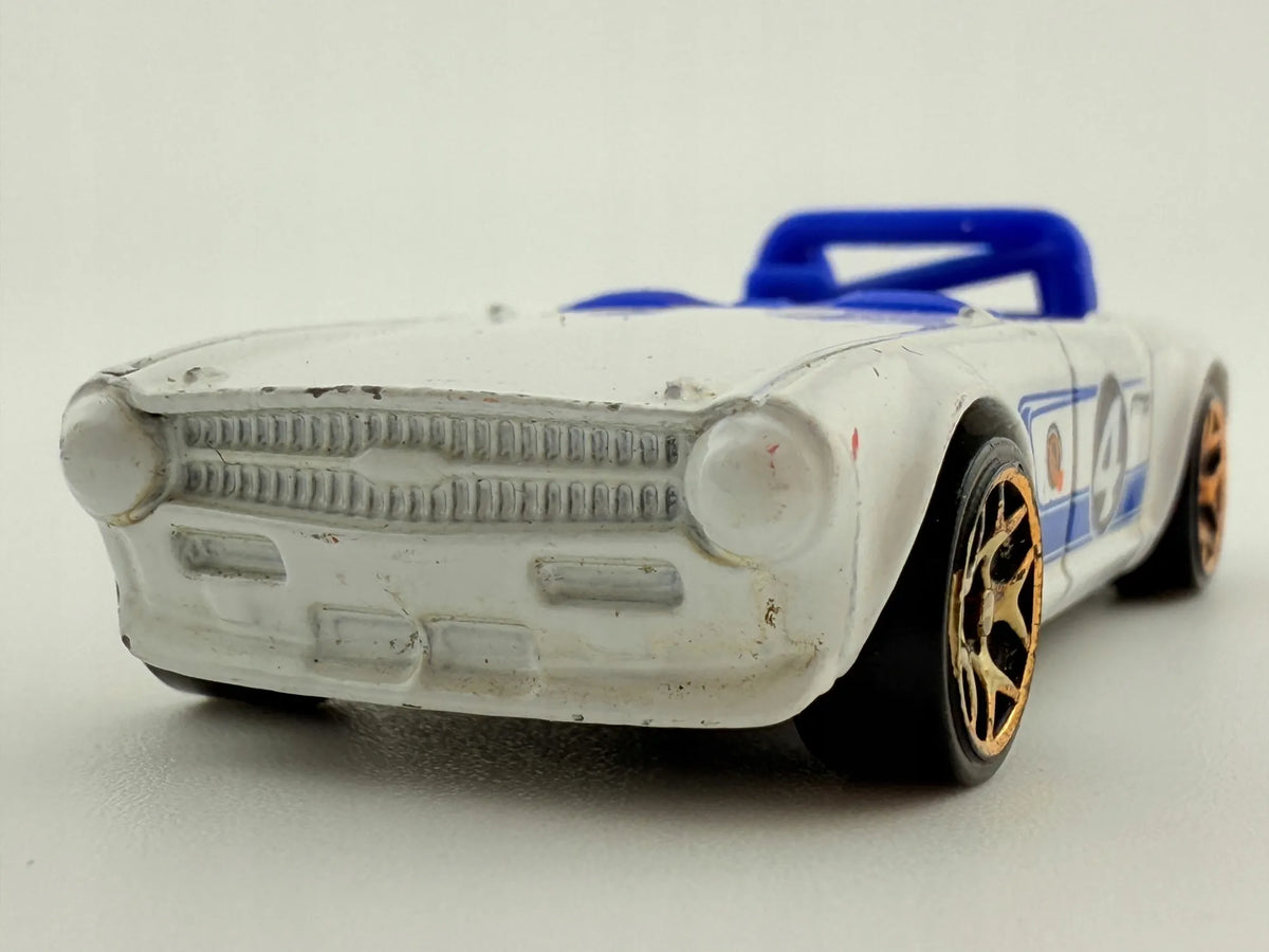 Triumph Tr6 Hot Wheels 2009 Biały 1:64 – zdjęcie 3