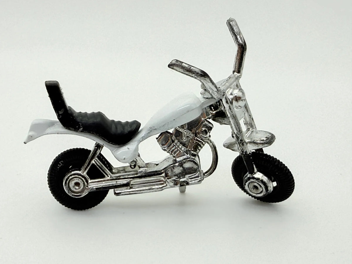 Motocykl Biało-Czarny 1:64 Made in Macao – zdjęcie 3