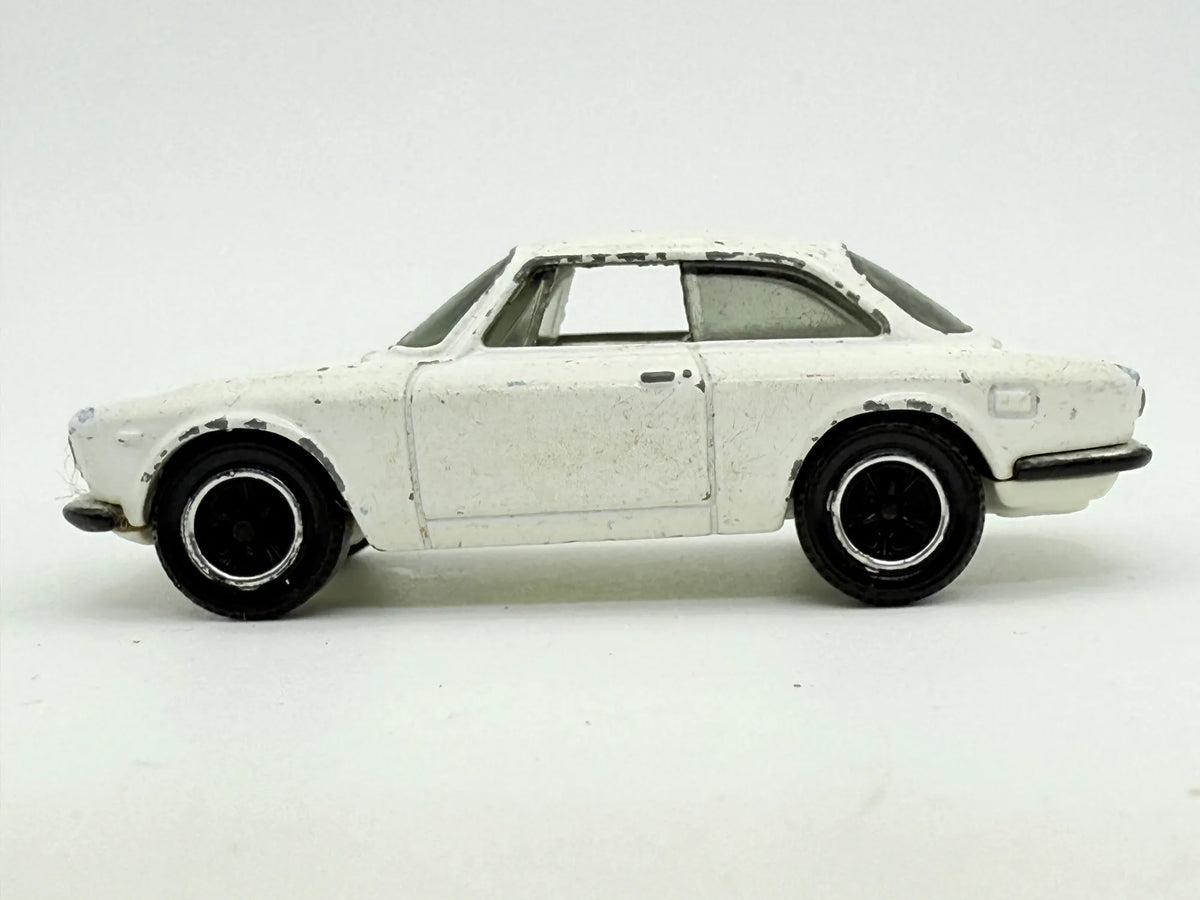 Alfa Romeo Giulia Sprint Gta, Matchbox, die cast resoraki, 1:60 – zdjęcie 3