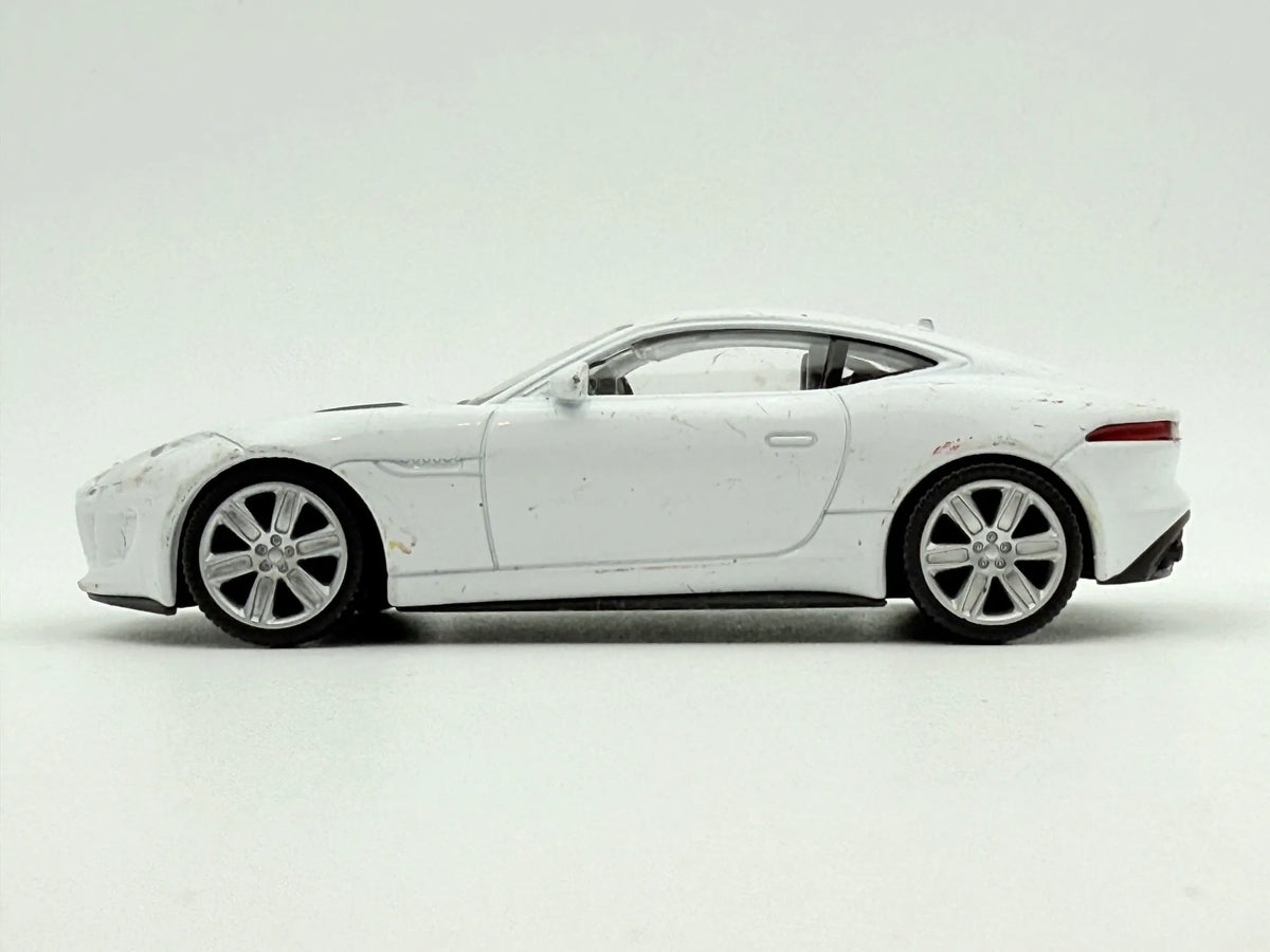 Jaguar F-Type Coupe Welly Biały 1:60 – zdjęcie 3