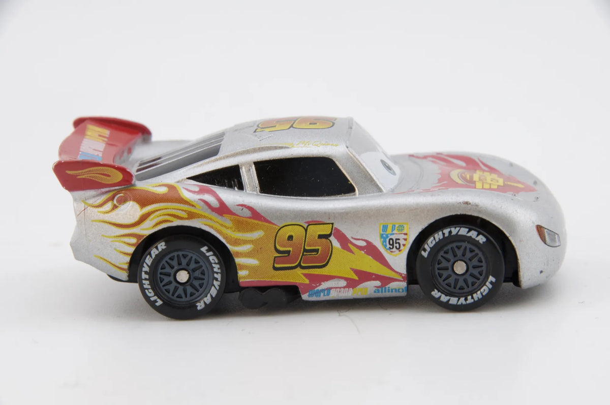 Zygzak Lightning Mcqueen Disney Srebrny 1:64 – zdjęcie 3