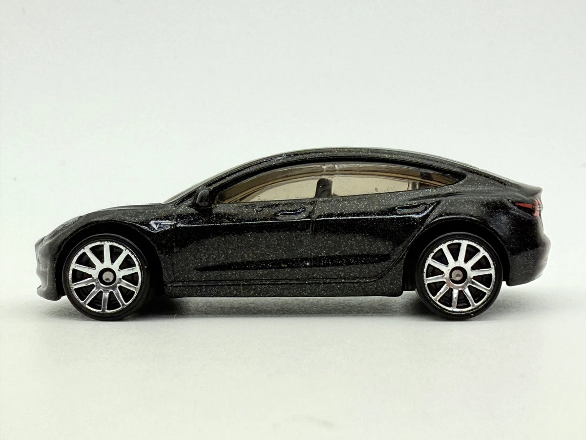 Tesla Model 3 Hot Wheels Czarna 1:64 – zdjęcie 3