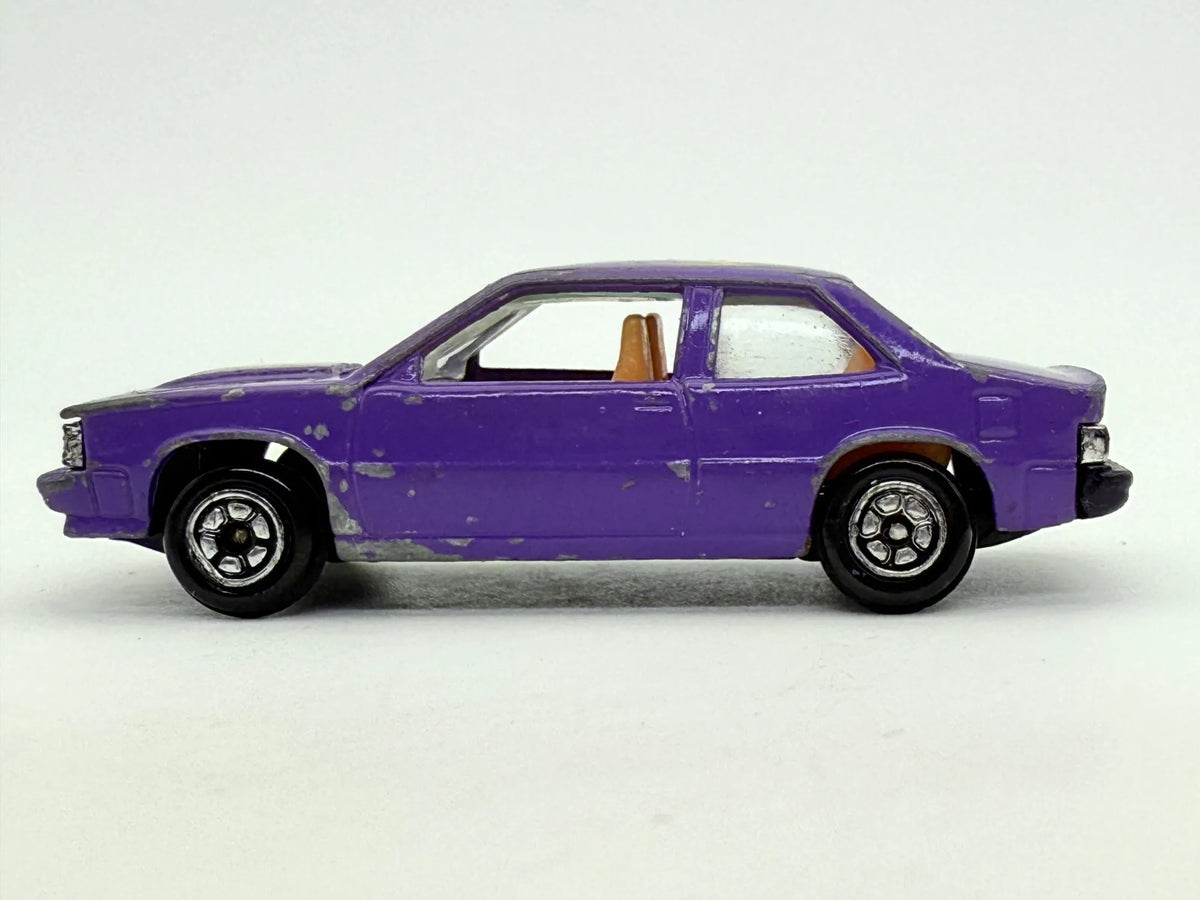 Sedan Yatming Fioletowy 1:64 – zdjęcie 3