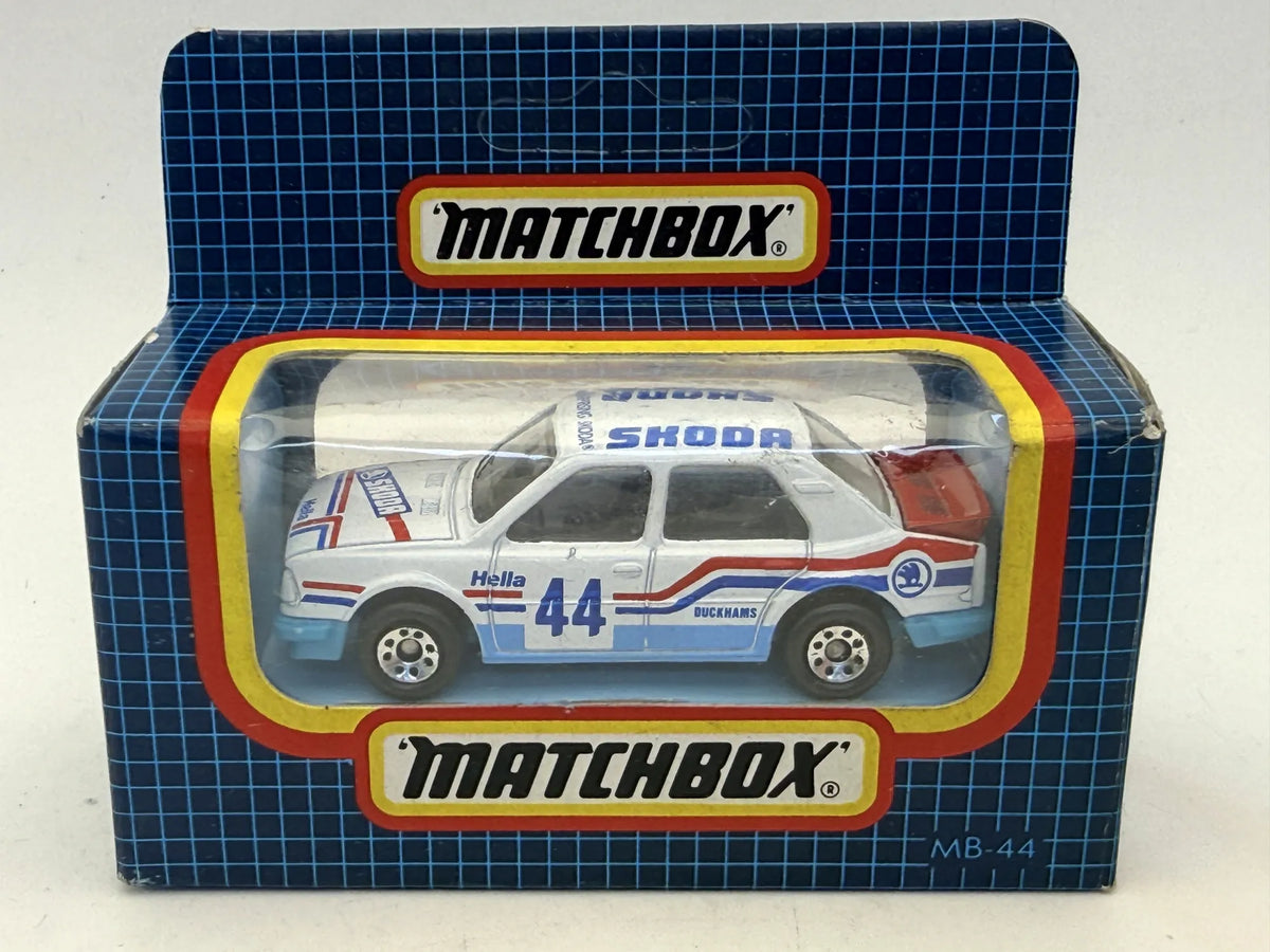 SKODA 130 LR Matchbox 1987 Biały 1:64 – zdjęcie 3