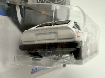 ALFA ROMEO GTV6 3.0 Retro Racers Hot Wheels 2023 Biały 1:64 – zdjęcie 3