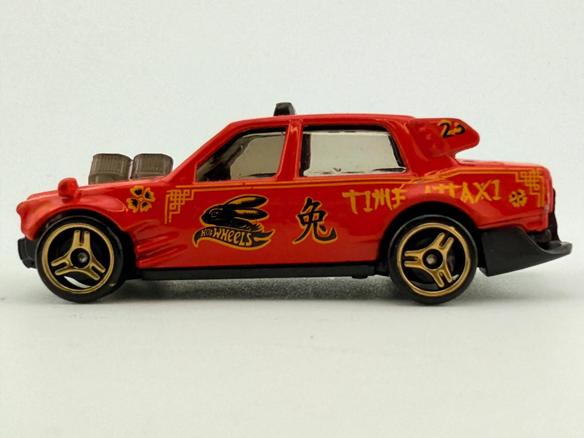 Time Attaxi Hot Wheels 2015 Czerwony 1:64 – zdjęcie 3