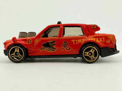Time Attaxi Hot Wheels 2015 Czerwony 1:64 – zdjęcie 3