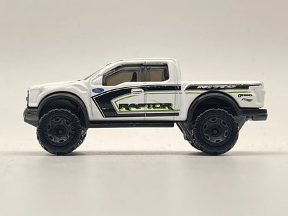 '17 FORD F-150 RAPTOR, Hot Wheels 2015, Die cast J53, Biały, 1:64, Resoraki – zdjęcie 3