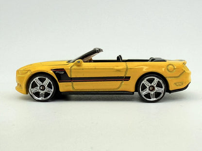 2015 Ford Mustang Gt Convertible, Hot Wheels, die cast resoraki, 1:64 – zdjęcie 3