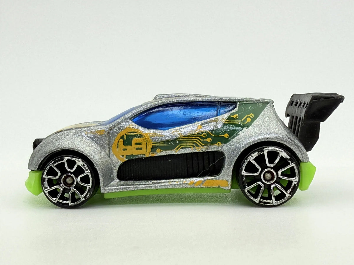 Samochód Wyścigowy Hot Wheels Srebrny 1:64 – zdjęcie 3