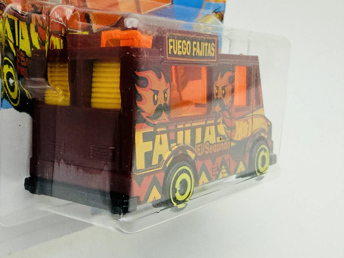 Quick Bite Hot Wheels 2025 Fast Foodie 1:64 Food Truck FUEGO FAJITAS – zdjęcie 3