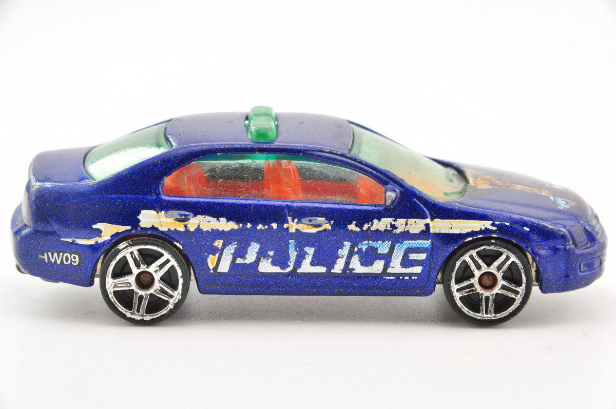 Ford Fusion, Hot Wheels, die cast resoraki, 1:64 – zdjęcie 3