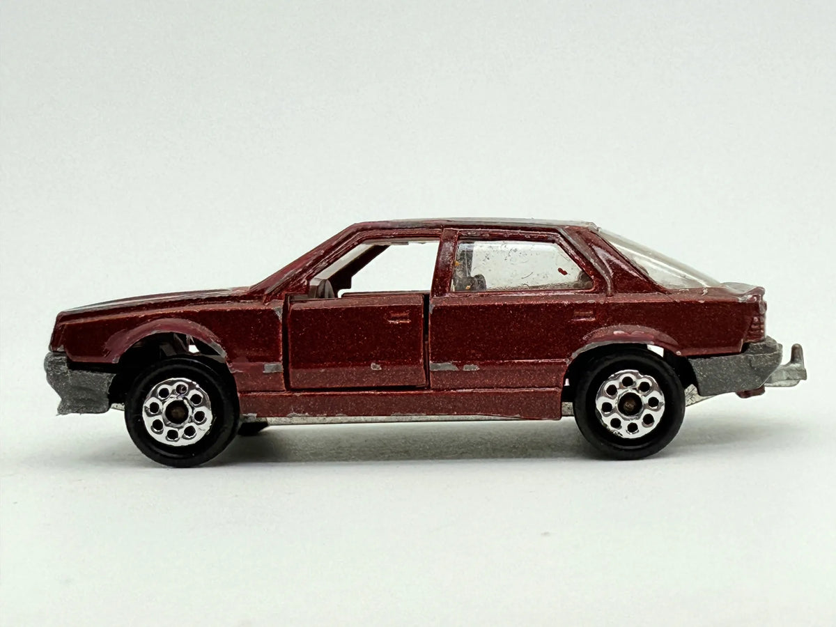 Renault 25 Majorette Czerwony 1:64 Made in Francja – zdjęcie 3