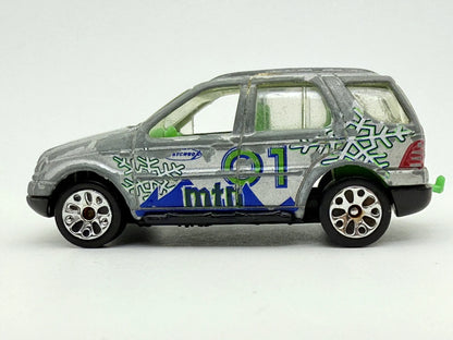 Mercedes-Benz Ml 430 Matchbox Srebrny 1:62 – zdjęcie 3
