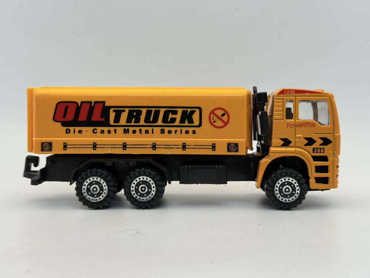 Ciężarówka CYSTERNA PALIWOWA 6X4 2018 Żółty 1:43 Oil Truck – zdjęcie 3
