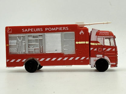 FIRE TRUCK SAPEURS POMPIERS (Straż pożarna) Die cast Czerwony 1:87 Resoraki – zdjęcie 3