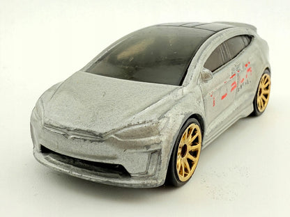 Tesla Model X Mainline Hot Wheels 2018 Srebrny 1:64 – zdjęcie 3